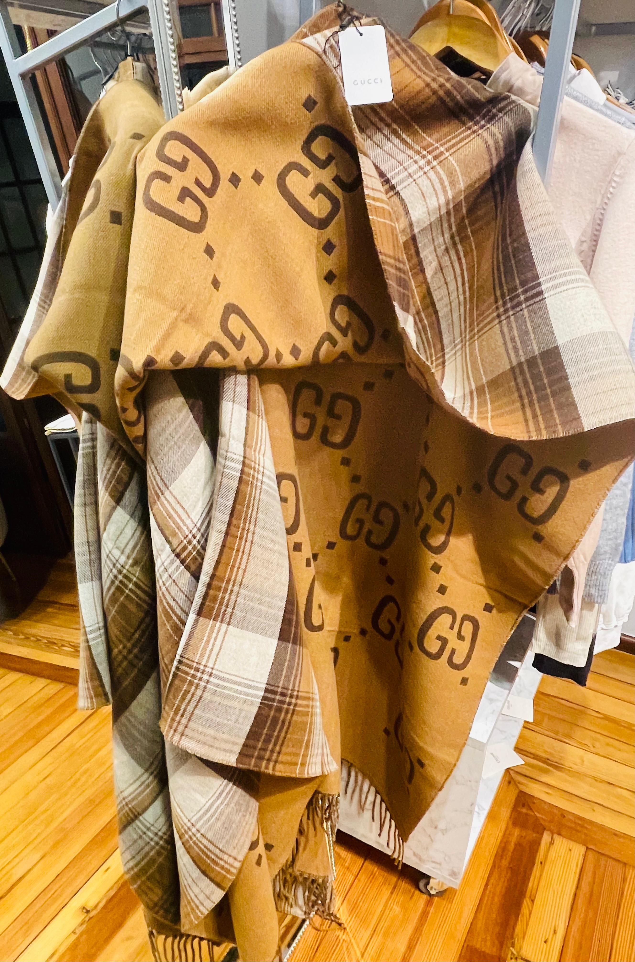 Poncho Gucci