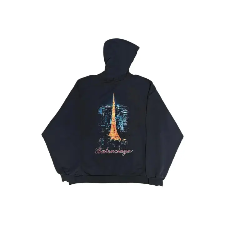 Buzo Balenciaga torre Eiffel